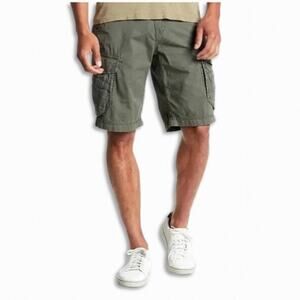 Union Cargo Shorts Zipper Fly Closure Multiple Pockets Army Green Men's 31R NWT